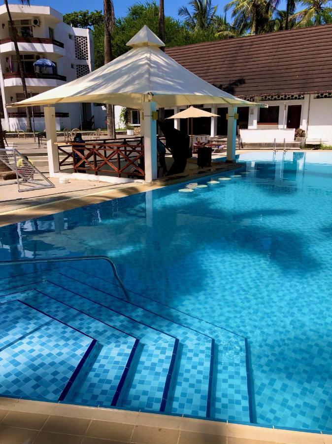 Kenya Bay Beach Hotel แบมเบอรี ภายนอก รูปภาพ