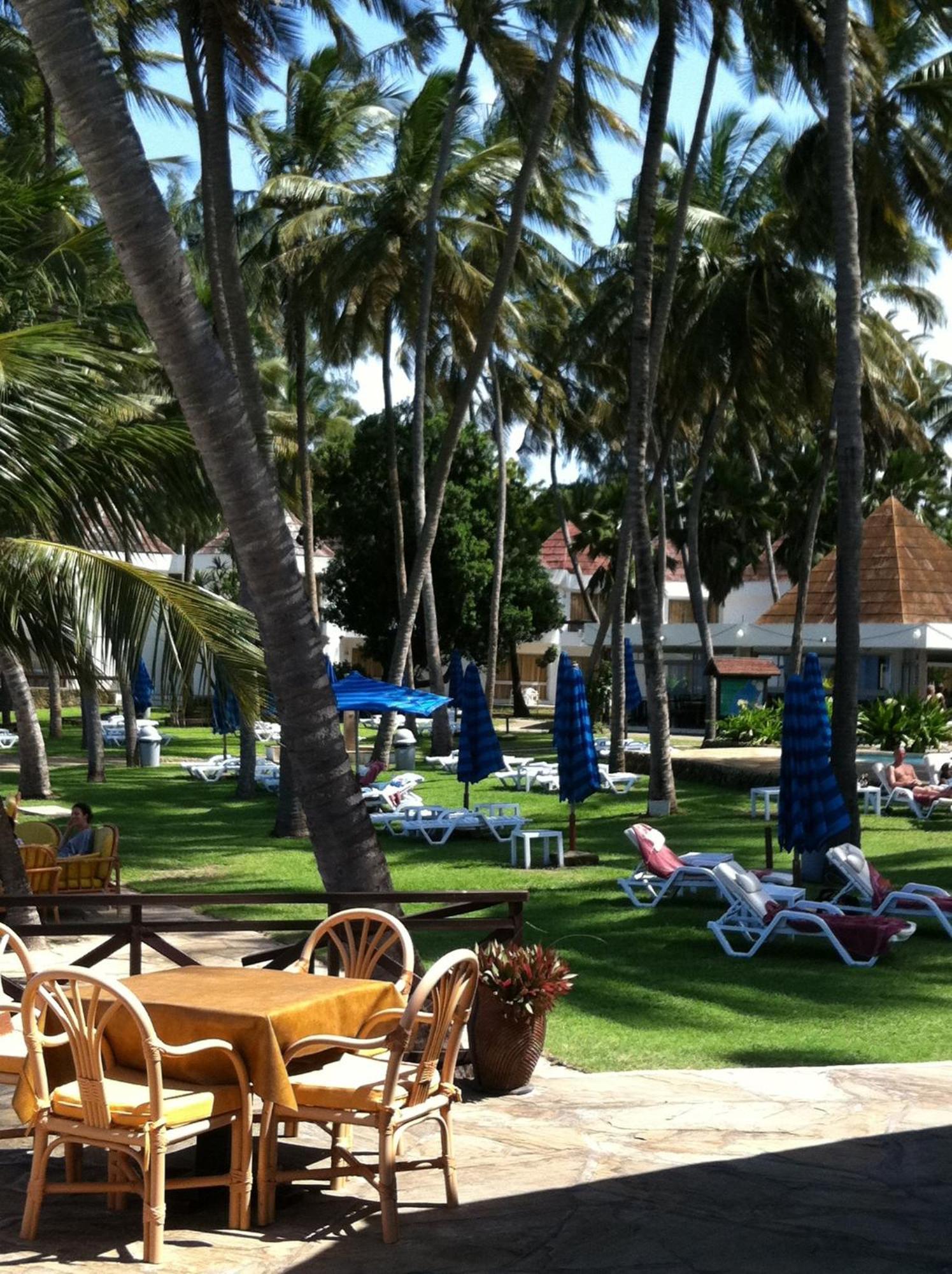 Kenya Bay Beach Hotel แบมเบอรี ภายนอก รูปภาพ